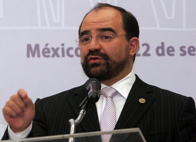 Álvarez Icaza califica al gobierno de Peña Nieto de "siniestro" y "criminal"