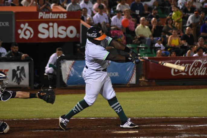 Con el "Cacao" Valdez como héroe, los Leones suman un nuevo triunfo, ahora 5x4 sobre Bravos de León
