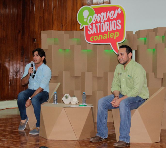 Bruno Marioni visita el Conalep 