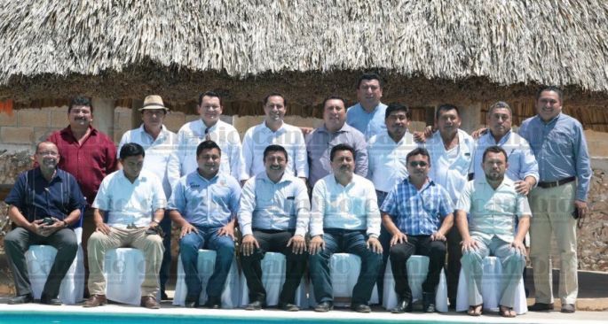 Busca CDE PAN ocultar apoyo de alcaldes a VILA para ser su candidato a gobernador.