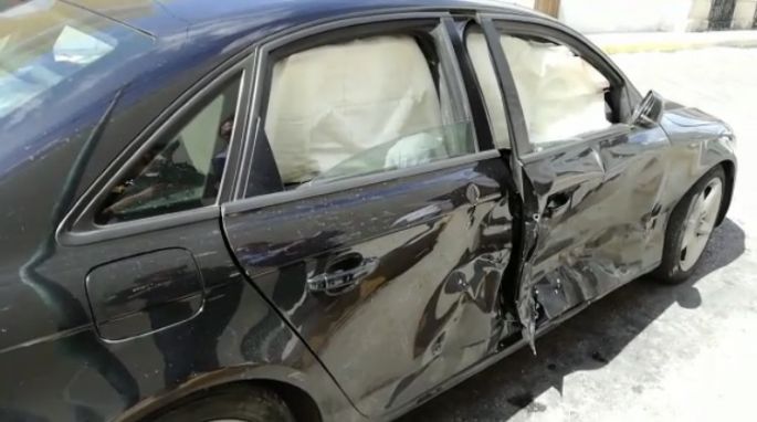 "Mujer contra mujer, un Audi arruina fiesta"