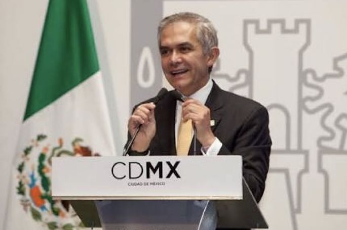 Mancera pide la renuncia a parte de su gabinete legal y ampliado