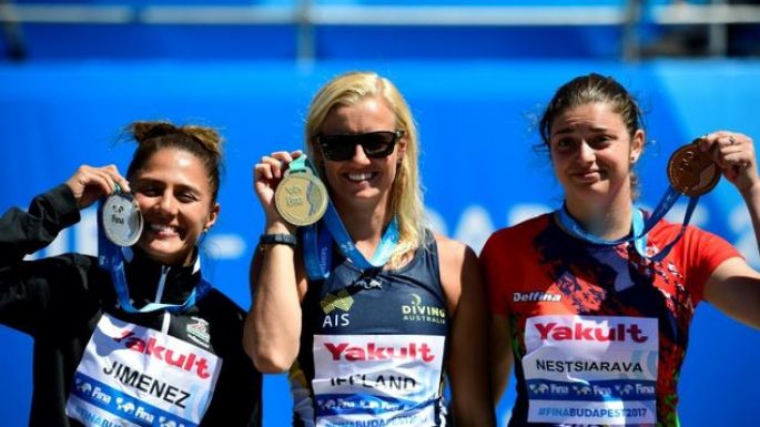 La mexicana Adriana Jiménez gana plata en clavados en el Mundial de Natación.