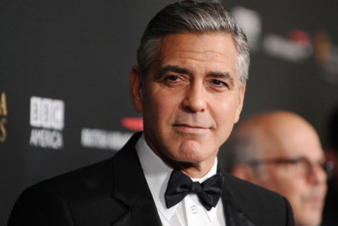 George Clooney demanda a una revista por publicar fotos de sus gemelos.