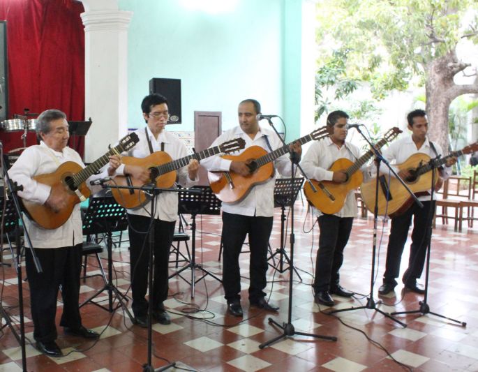 Surge docena de noveles intérpretes de la canción tradicional yucateca   