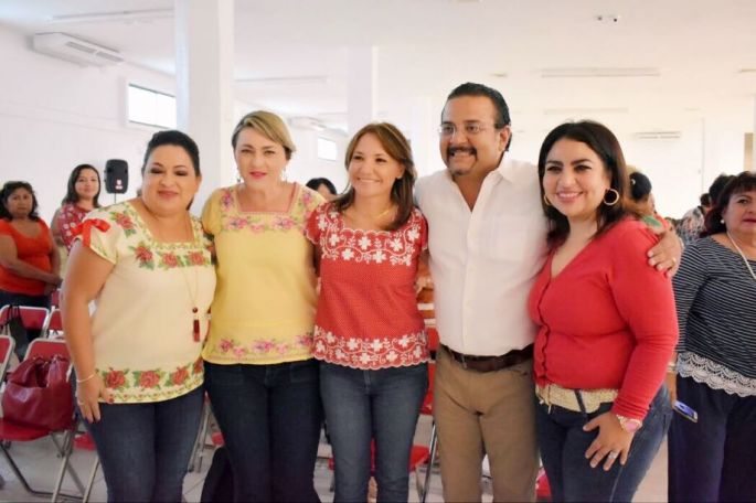 Respalda Karla Franco la capacitación de las mujeres.
