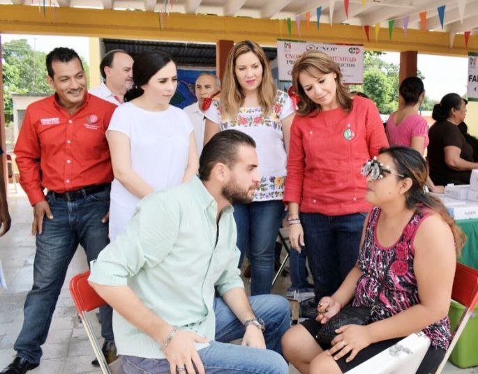 Acerca Karla Franco servicios de salud a comisarías.