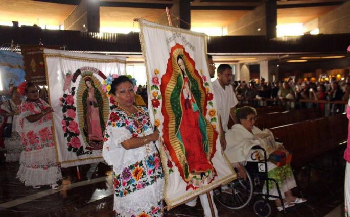Más de 2 mil yucatecos acuden a la cita anual a la Basílica de Guadalupe.