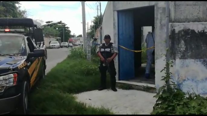 Aparece hombre sin vida dentro de un auto, en predio abandonado en la Juan B. Sosa