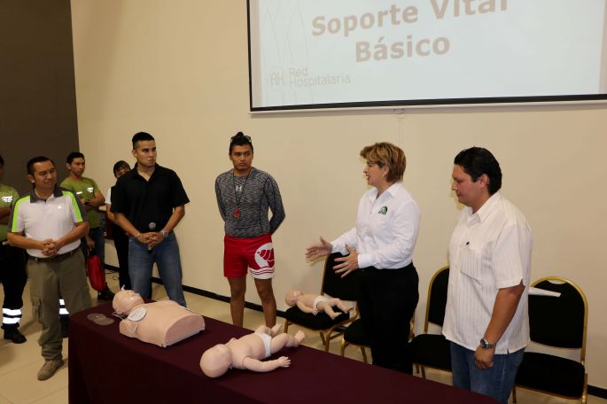 Personal del Centro Vacacional Isstey se capacita en soporte vital básico.