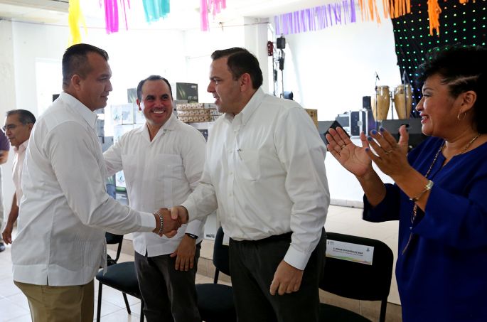 Se reconoce la noble y útil labor de los empleados del agua potable.