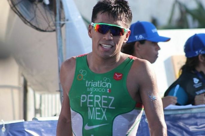 El mexicano Irving Pérez, gana en la Copa Mundial de Triatlón.