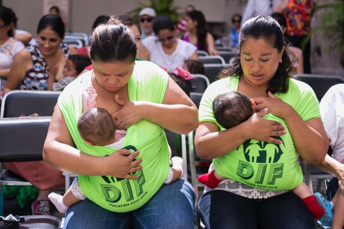 Familias yucatecas se unieron a “La gran lactada” mundial.