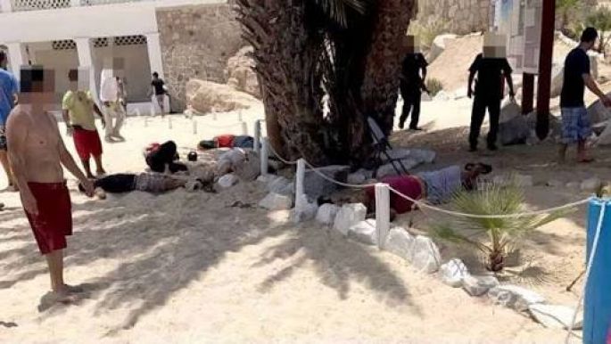 Asesinan a tres en centro vacacional de los Cabos.