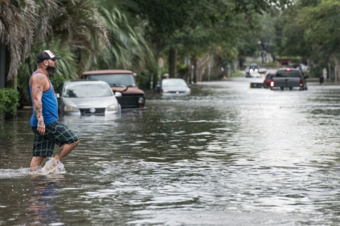 Irma se debilita en sureste de EEUU tras arrasar Cayos de Florida