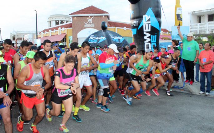 Dino Castro y Verónica Silveira, ganadores de la “I Carrera de la tortuga Marina 2017”