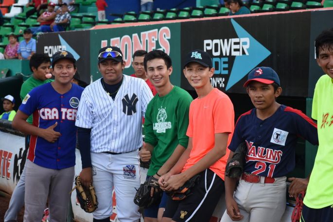 Yucatecos exhiben su talento ante los scouts de los Leones de Yucatán