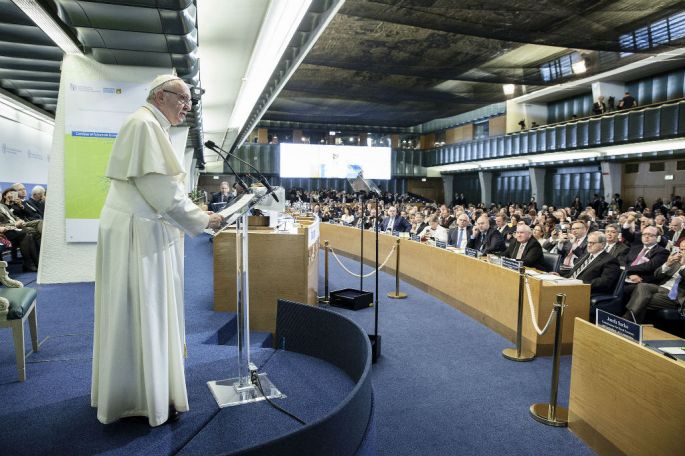 El Papa Francisco urge a afrontar el cambio climático y los conflictos
