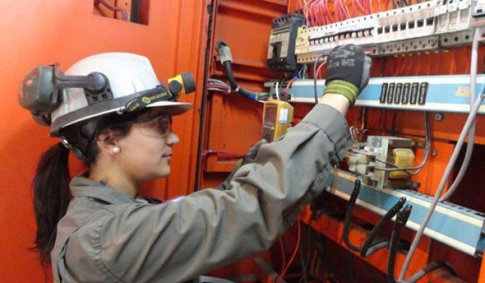 Las mujeres ganan un 15% menos que los hombres en los países de la OCDE