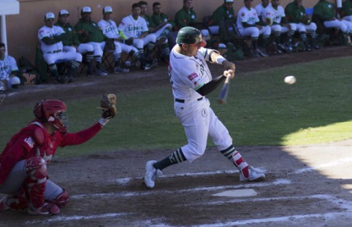 Los Leones estrenan manager y le ganan la serie a Diablos Rojos en la LIM