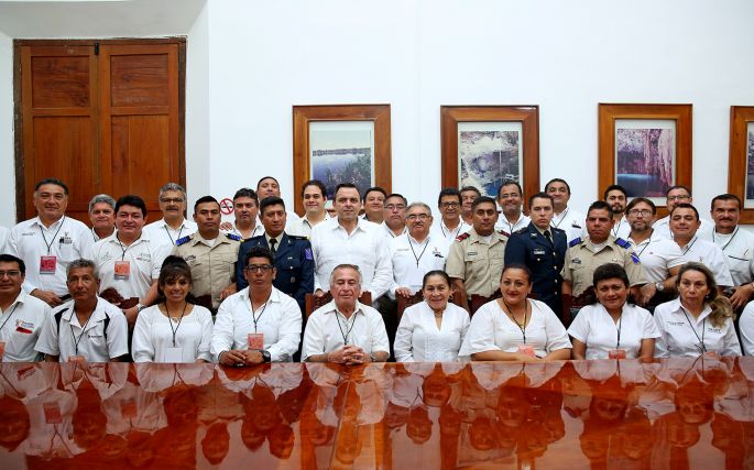 Premian marcialidad y gallardía en desfile de la Revolución 