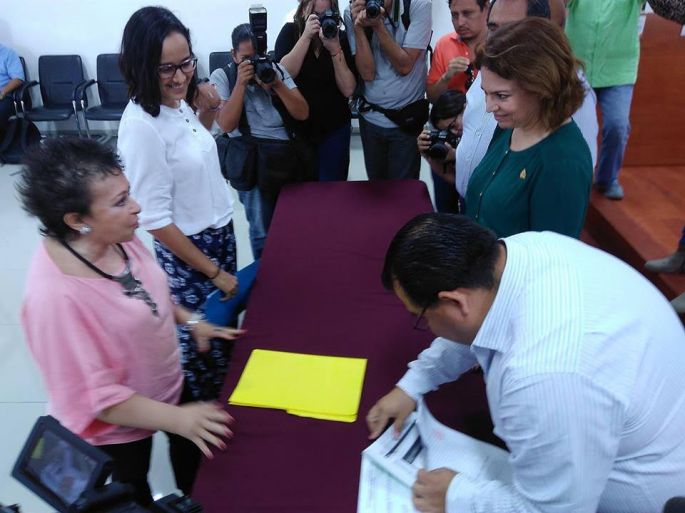 Más mujeres que hombres en los registros de candidatos ciudadanos