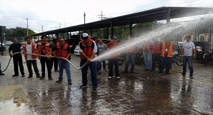 Capacitan a personal del Issste para prevenir incendios