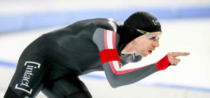 El patinador canadiense Bloemen logra récord mundial en 5.000m