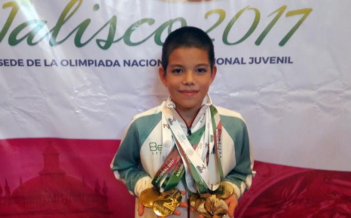 El ajedrecista Sion Galaviz, en los cuernos de la luna