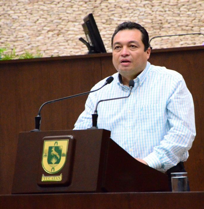 Aprueban por unanimidad reformas a favor de trabajadores del Estado
