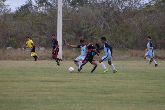 Los Cuervos golean a Sisal 6-0 y toman el liderato de la Primera Fuerza de fútbol