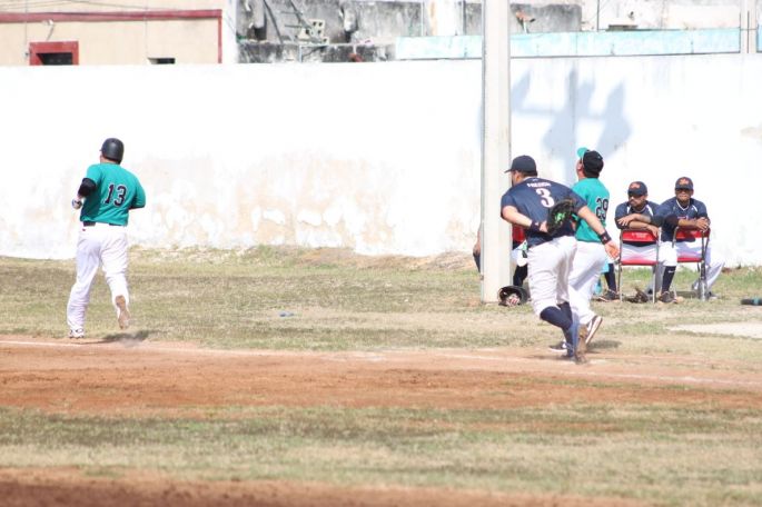 Los Tiburones y los Cachorros van hoy por su pase la final de la Liga "Naxón" Zapata