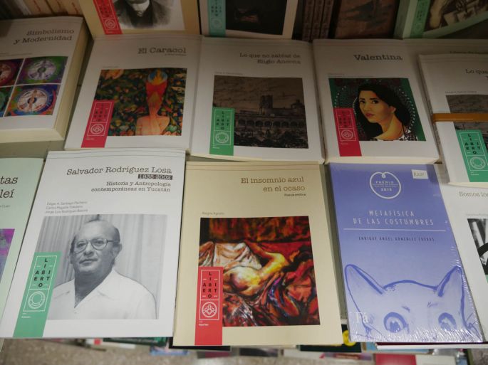 Amplia oferta literaria, en la librería de la Sedeculta