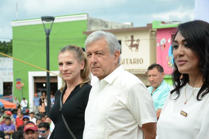 Como se ven las cosas voy a despachar en Palacio Nacional: López Obrador
