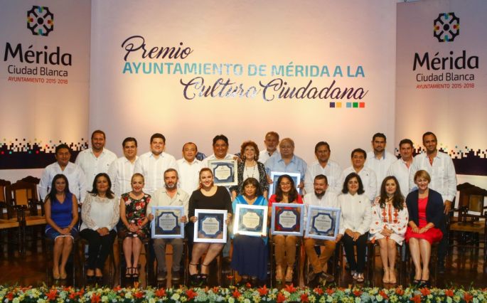 Entregan el Premio Ayuntamiento de Mérida a la Cultura Ciudadana