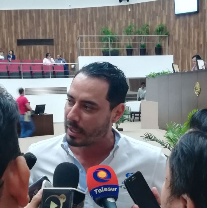Raúl Paz no quiere dejar la “ubre”, no pediría licencia para buscar otro cargo 