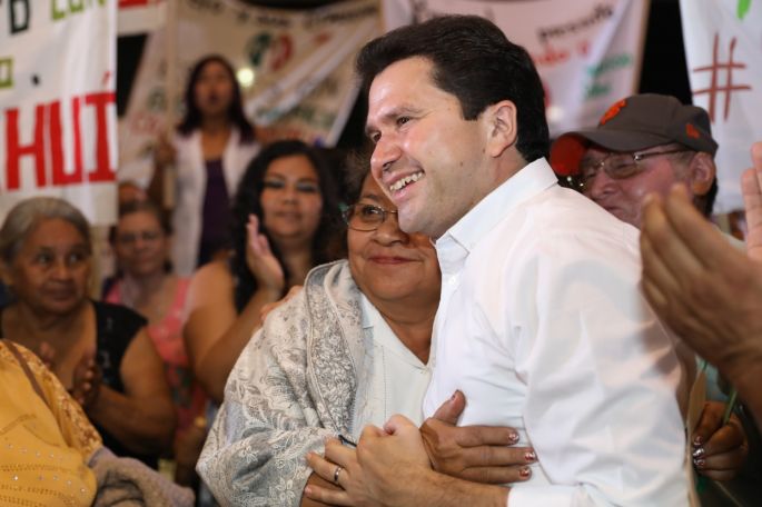 Escuchándoles no nos equivocamos,  así es como tomaremos las mejores decisiones, gobernando con sentido humano: Mauricio Sahuí