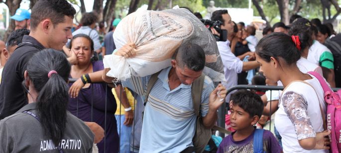 Más de 800 venezolanos ingresan en Brasil diariamente
