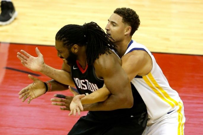 Los Warriors golpean primero a los Rockets en final del Oeste de la NBA