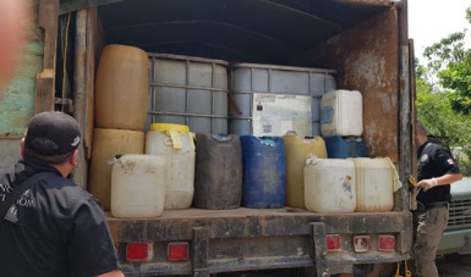 Catea la PGR un inmueble y asegura nueve vehículos con hidrocarburo en Tabasco