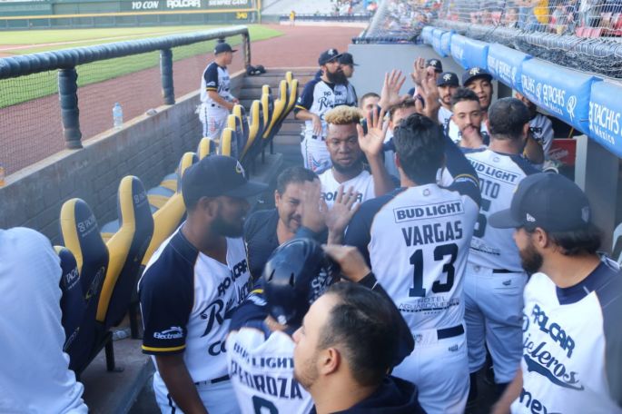 Rieleros arma rally para nivelar la serie con Leones
