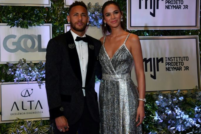Neymar se queda en el París Saint-Germain: "Quiero triunfar en ese club"