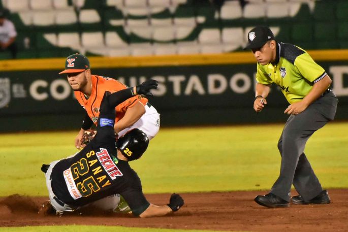 Pericos se queda con el primer juego en el Kukulcán
