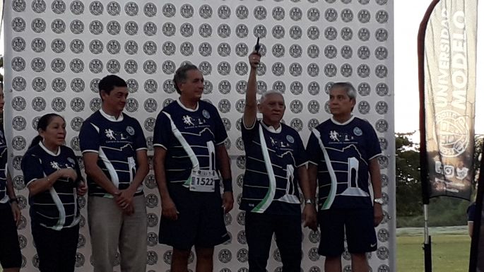 Irving Vila, ganador de la Carrera de aniversario de la Universidad Modelo
