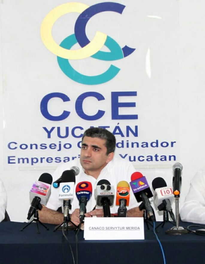 Empresarios quieren poner al titular de Fomento Económico