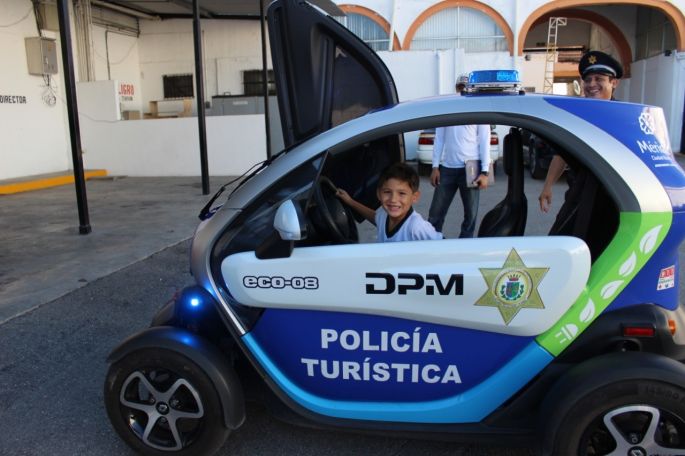 Alumnos de primaria visitan las instalaciones de la Policía Municipal de Mérida