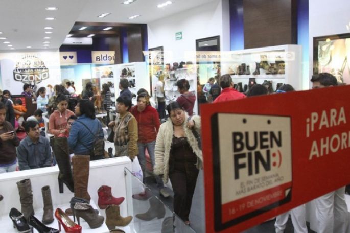 Comienza el buen fin, con buen pie, las tiendas del Centro Histórico pletóricas de gente comprando
