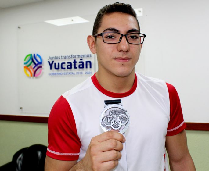 Gimnasta destaca en campeonato centroamericano 