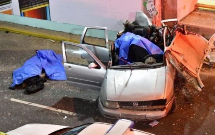 Impactante choque en la CDMX deja dos policías muertos y tres heridos graves
