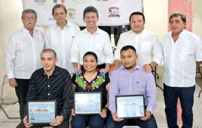 Premian a lo mejor del arbitraje yucateco; Rodrigo Sansores el mejor silbante